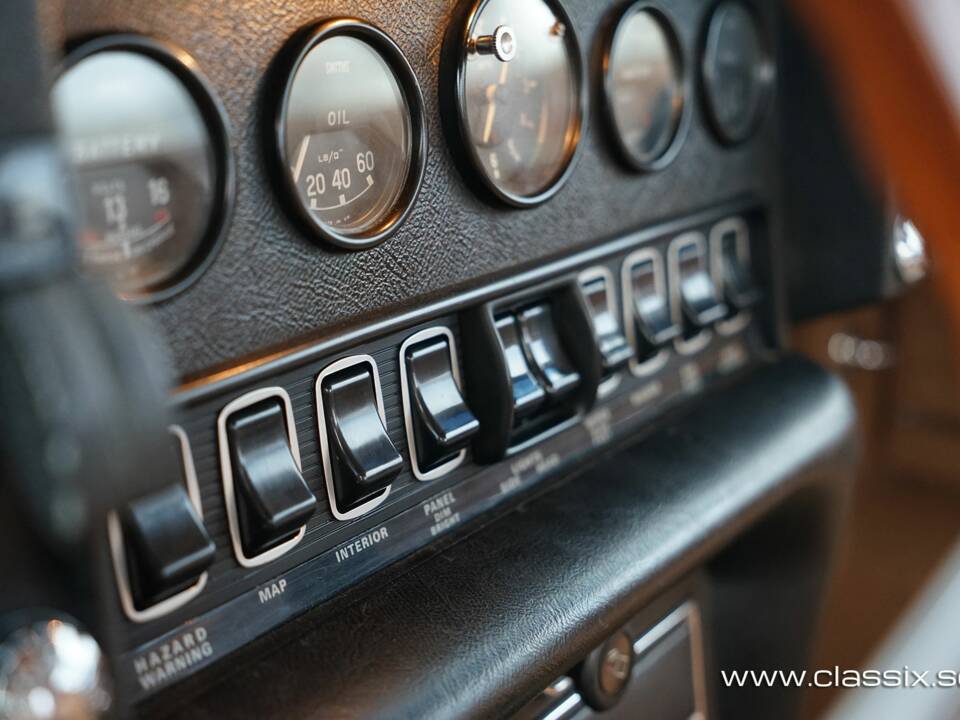 Image 17/17 of Jaguar E-Type (1970)