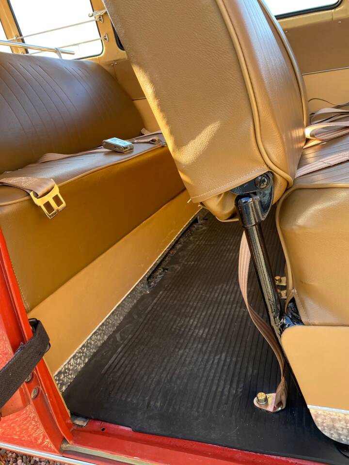 Immagine 47/61 di Volkswagen T1 Samba 1.2 (1958)