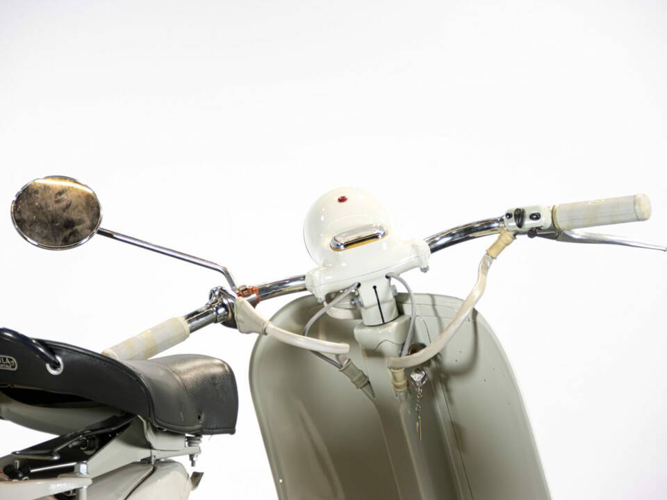 Afbeelding 26/50 van Piaggio Vespa 150 "Struzzo" VL (1956)
