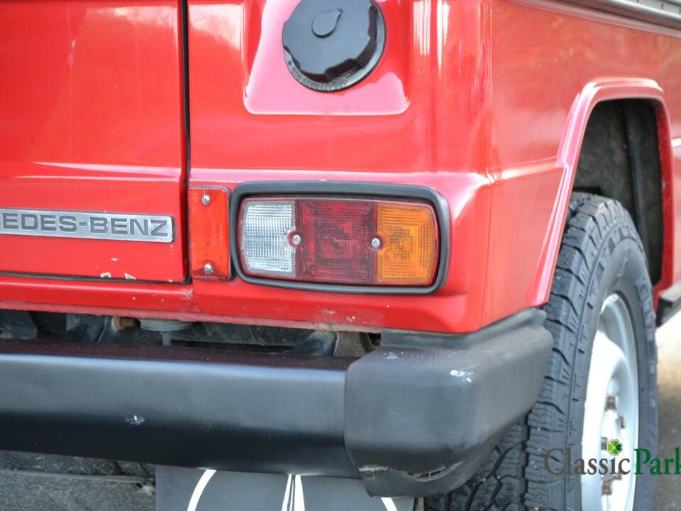 Image 42/50 of Mercedes-Benz 200 GE (SWB) (1987)