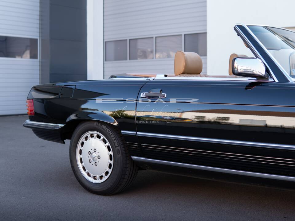 Image 24/37 of Mercedes-Benz 560 SL (1989)