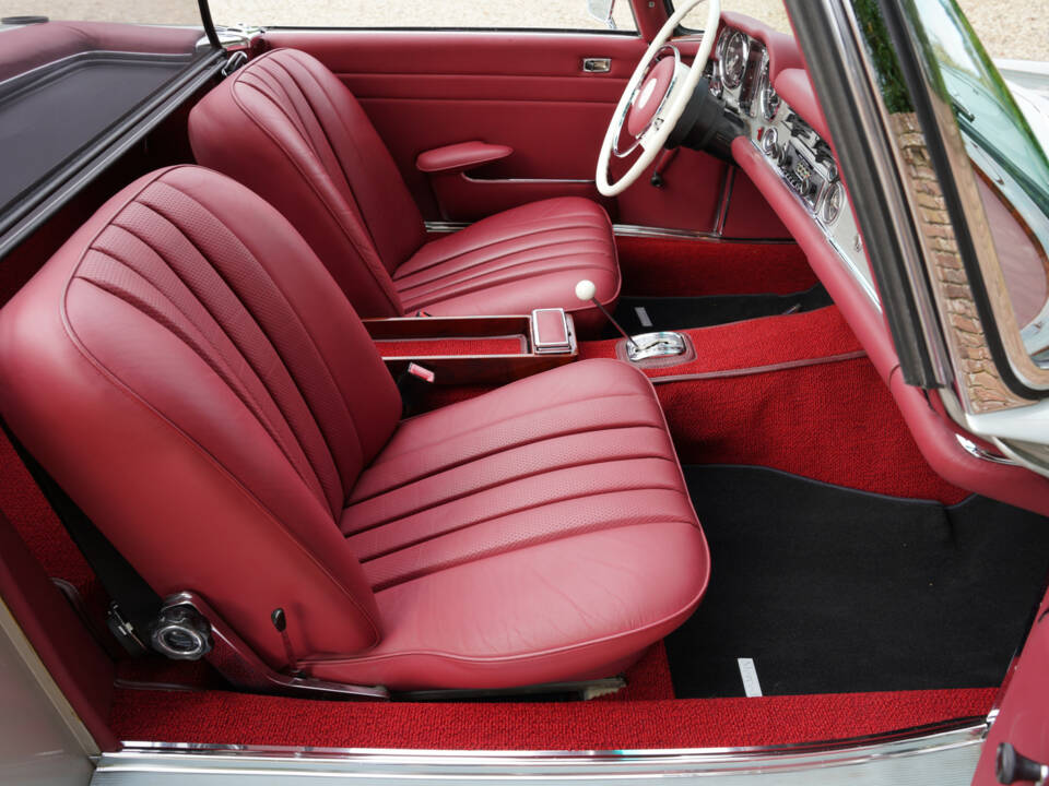 Image 46/50 of Mercedes-Benz 280 SL (1969)