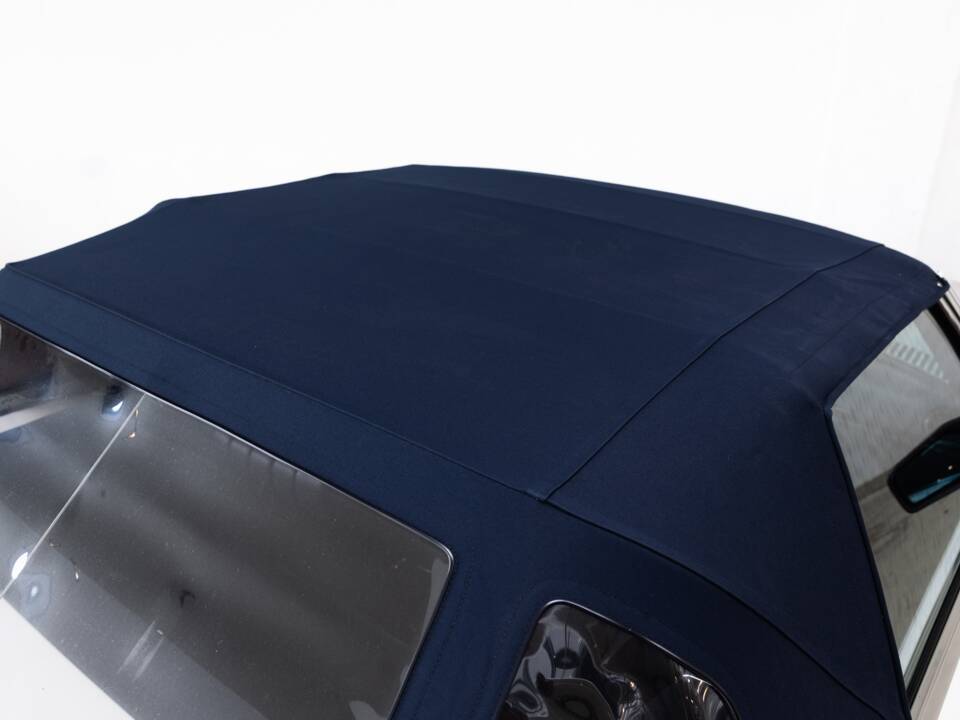 Image 29/35 de Mercedes-Benz 500 SL (1984)