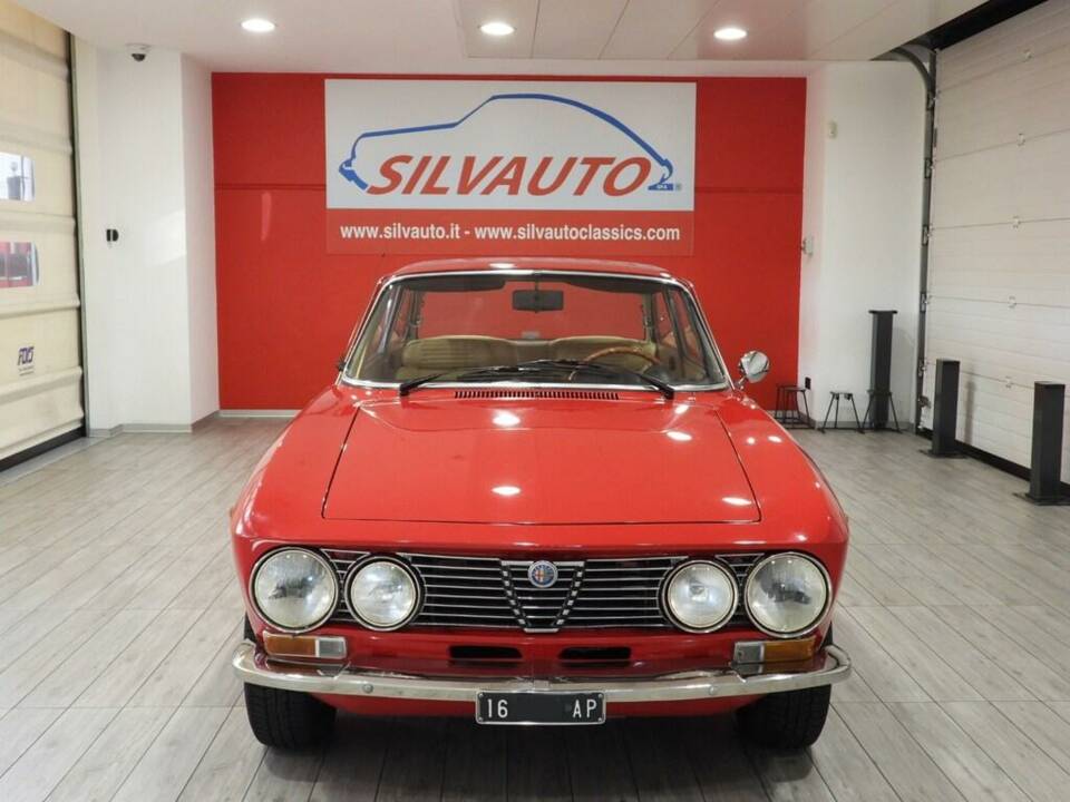Bild 2/15 von Alfa Romeo Giulia 1600 GT Junior (1975)