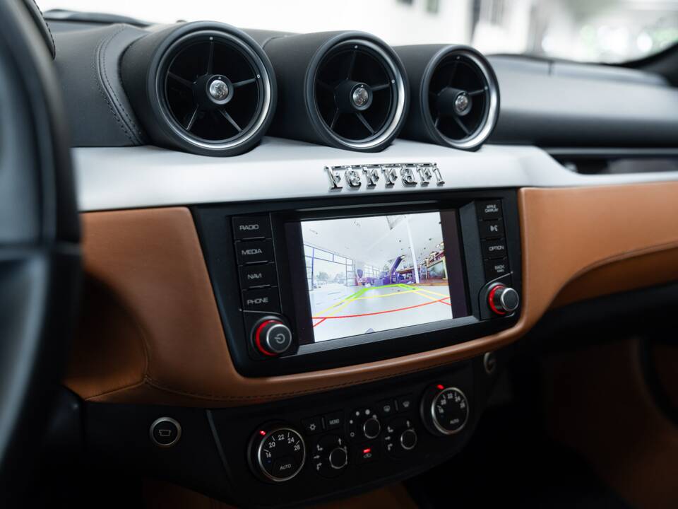 Image 24/47 of Ferrari FF (2015)