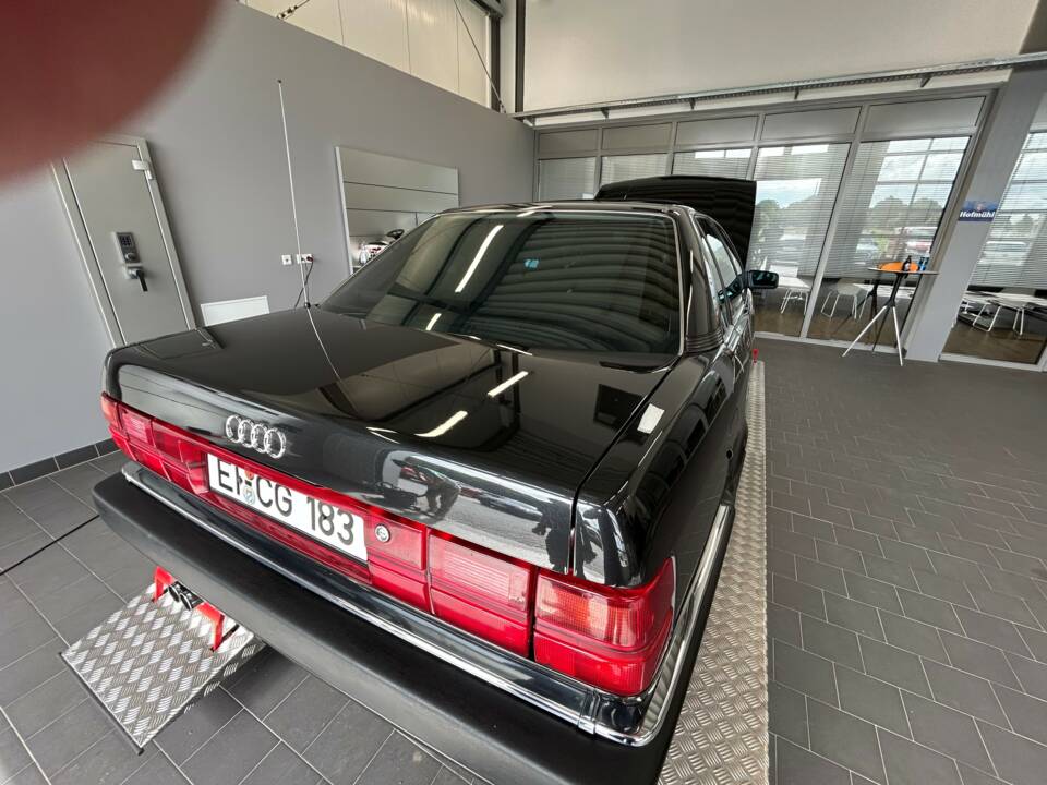 Immagine 8/44 di Audi 200 - 2.2 20V Turbo quattro (1990)