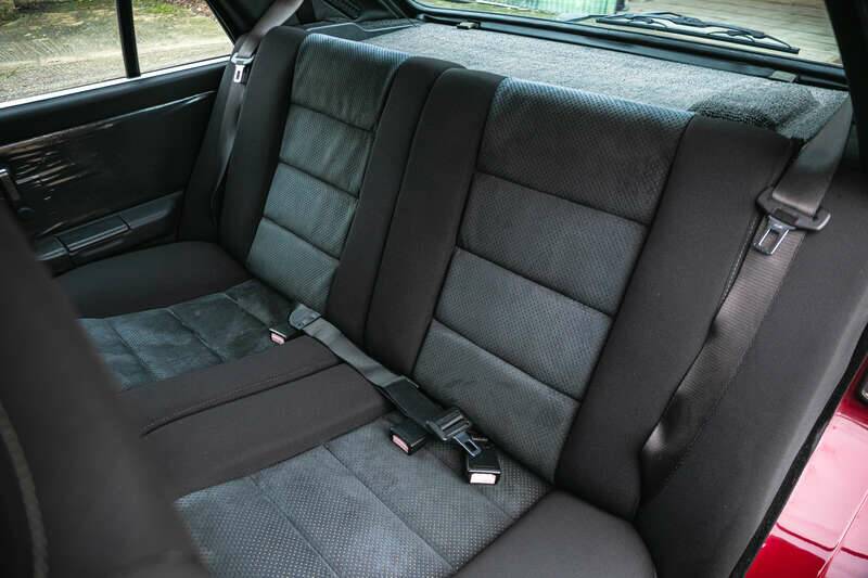 Image 41/50 of Lancia Delta HF Integrale Evoluzione II (1995)