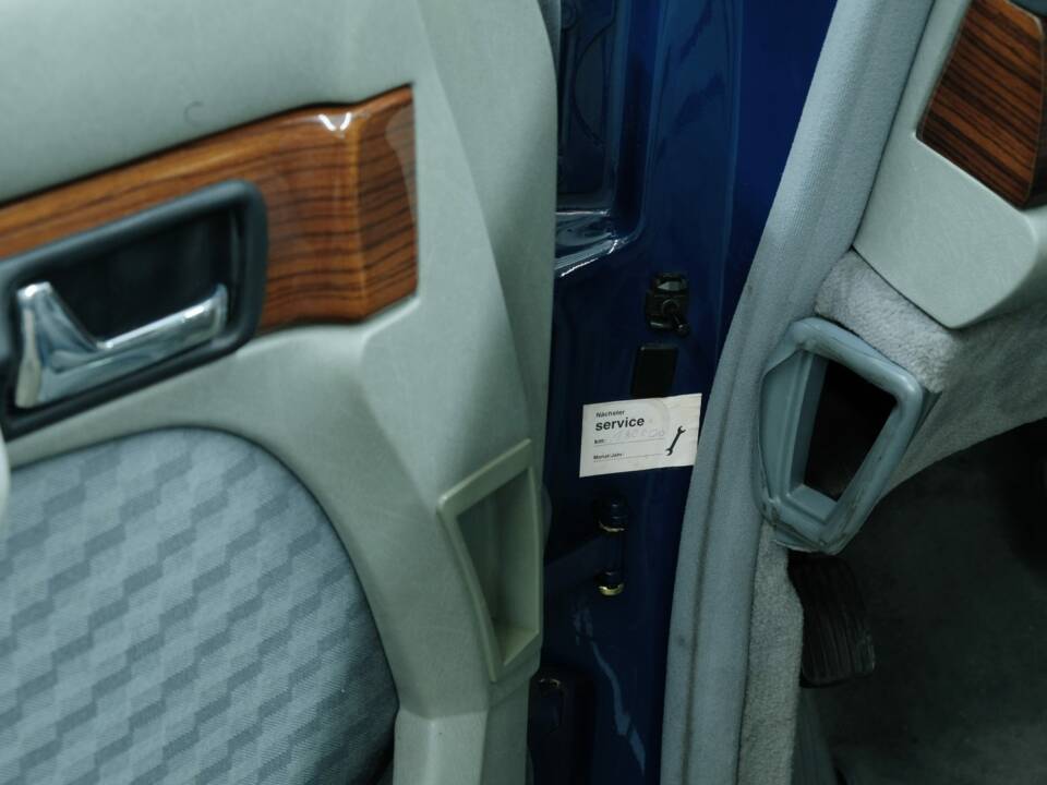 Bild 43/50 von Mercedes-Benz 300 SE (1990)