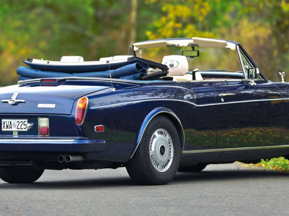 Image 11/50 of Rolls-Royce Corniche S (1995)