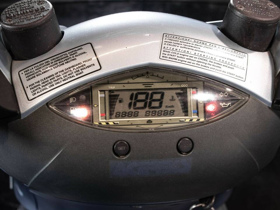 Image 16/30 of Aprilia Area 51 (1998)