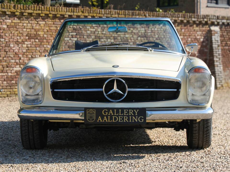 Image 17/50 of Mercedes-Benz 250 SL (1967)