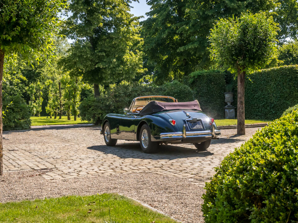 Image 29/37 of Jaguar XK 150 3.8 S OTS (1959)