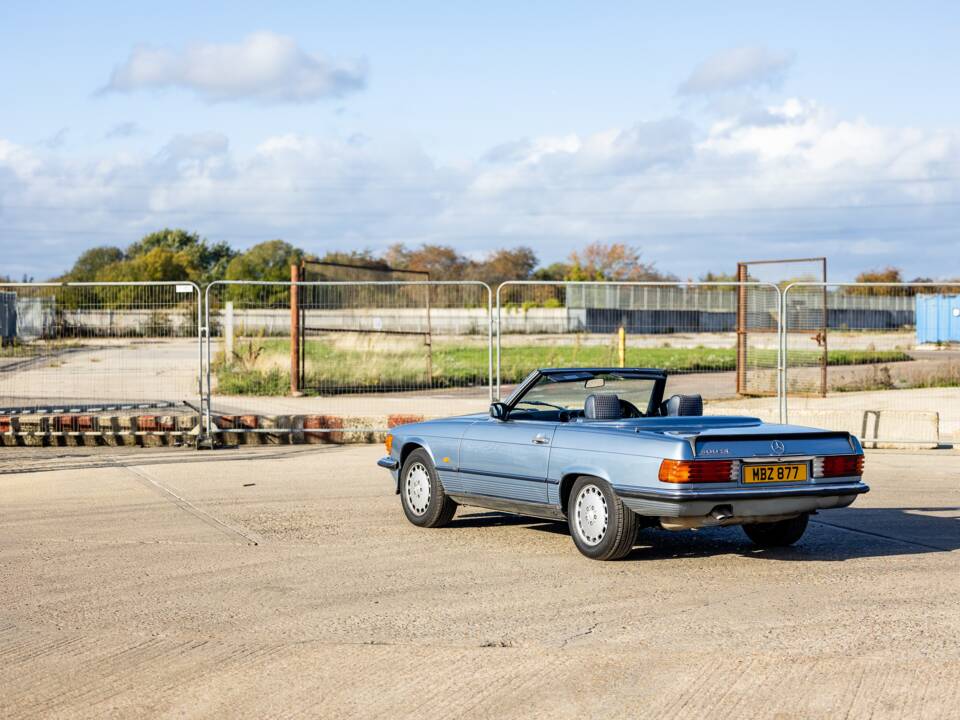 Image 12/47 of Mercedes-Benz 300 SL (1987)