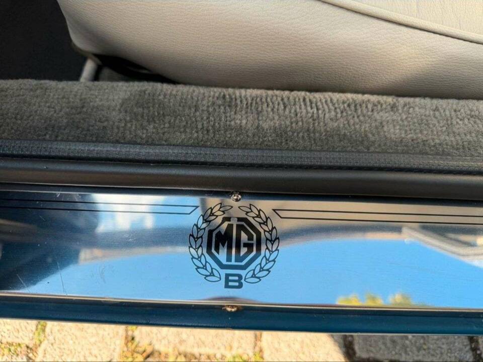 Image 19/35 de MG MGB GT (1972)