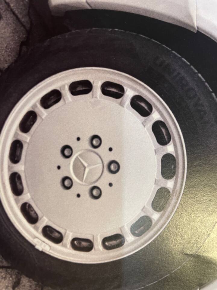 Image 6/9 of Mercedes-Benz 190 E 2.0 (1992)