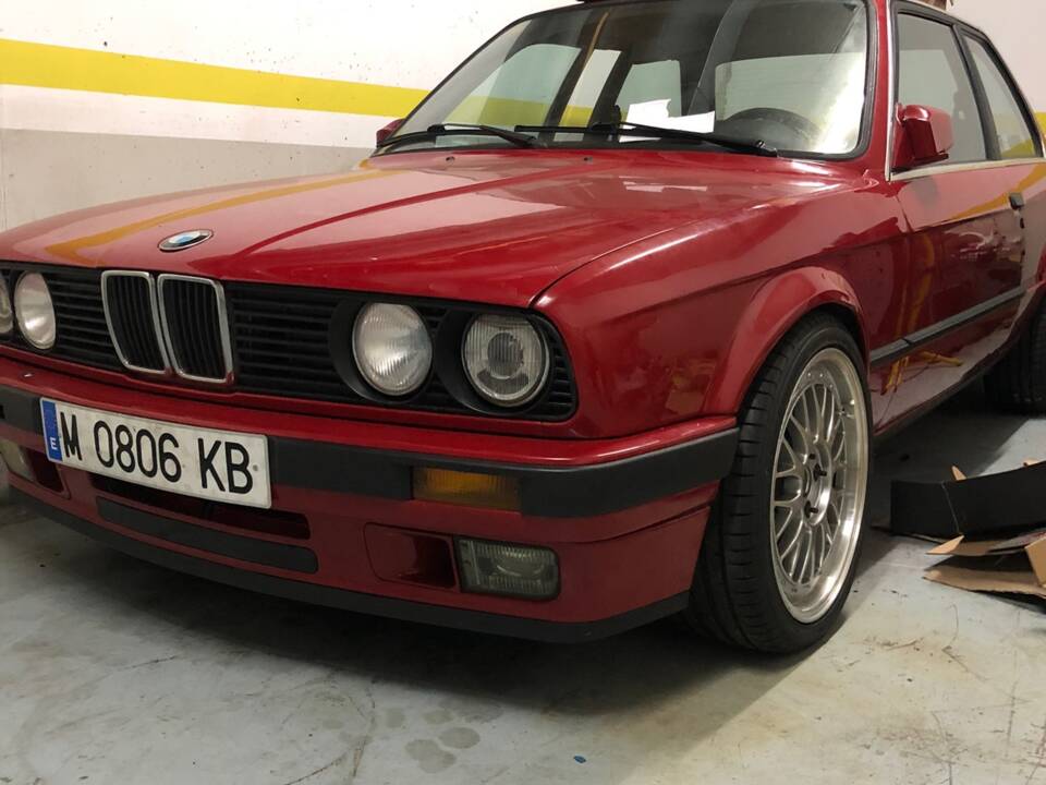 Image 27/180 de BMW 316i (1989)