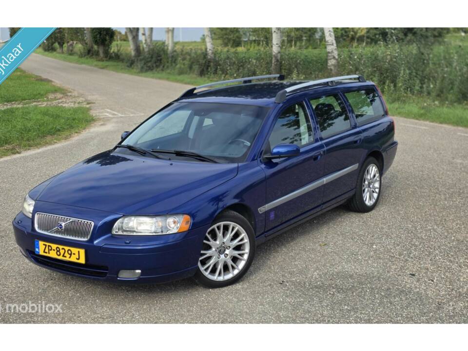 Bild 2/42 von Volvo V 70 2.5T (2005)