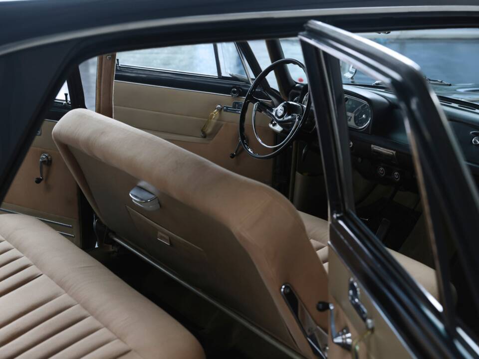 Image 27/50 of Lancia Flavia 1800 (1965)