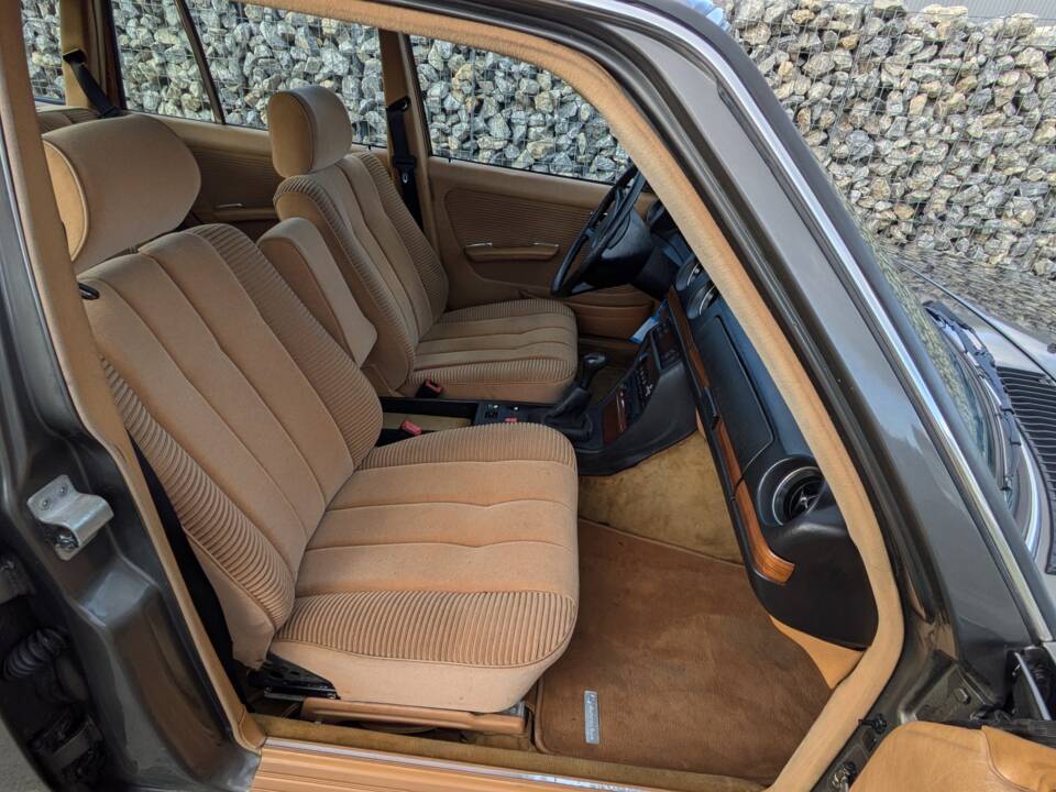 Bild 8/17 von Mercedes-Benz 280 TE (1984)