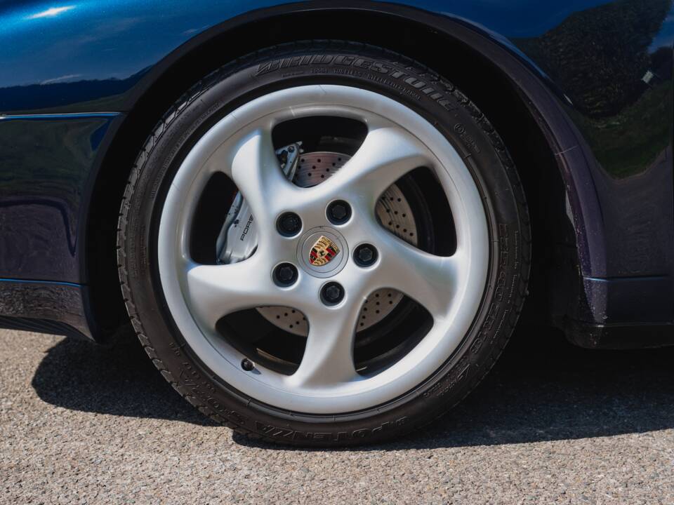 Image 51/52 of Porsche 911 Carrera 4 (1997)