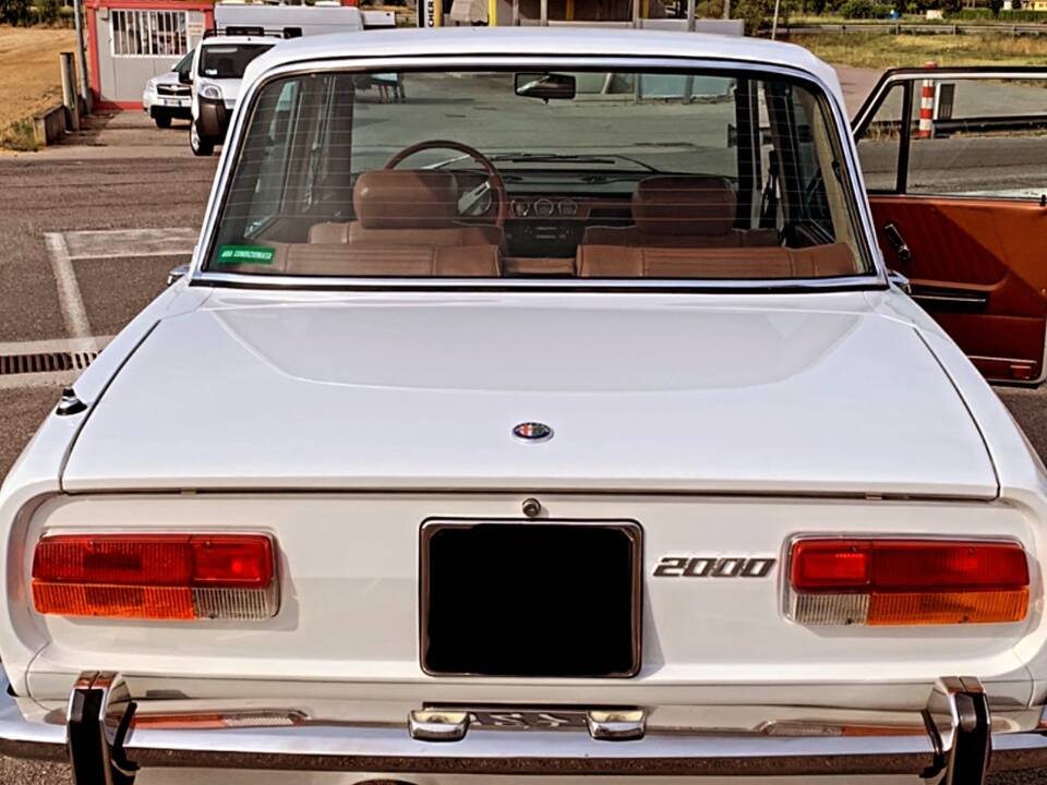 Bild 2/13 von Alfa Romeo 2000 Berlina (1973)