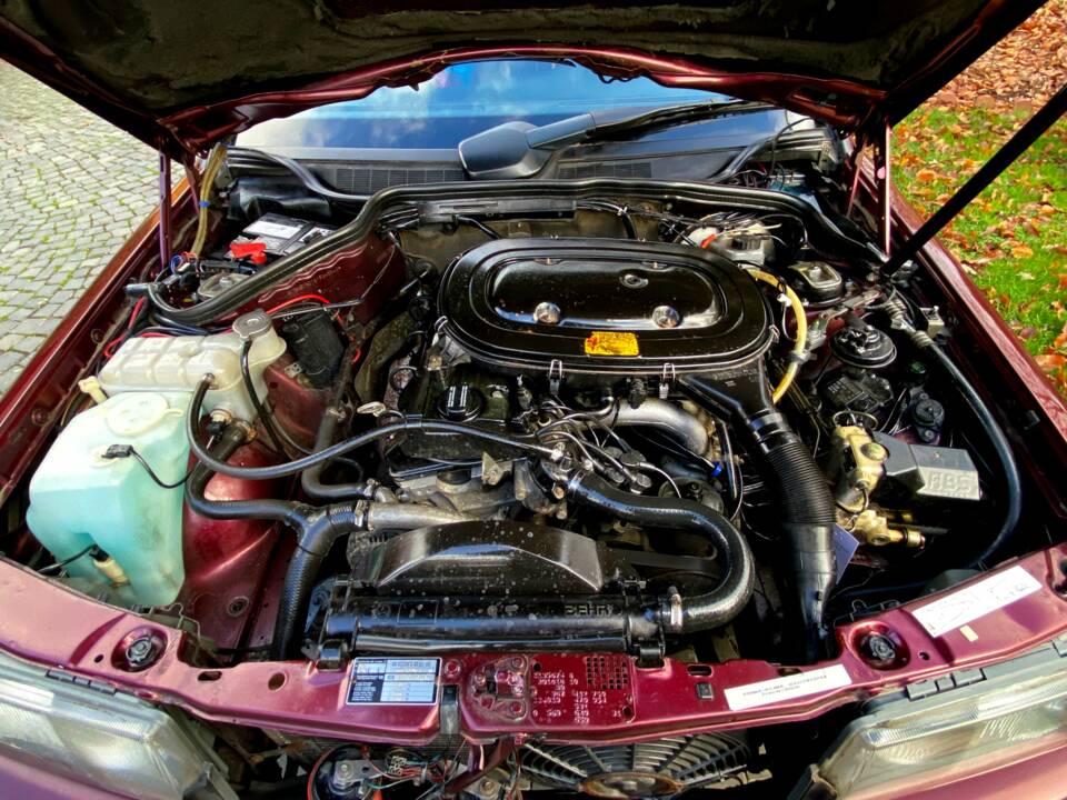 Image 27/27 of Mercedes-Benz 190 E 1.8 Avantgarde &quot;Rosso&quot; (1993)