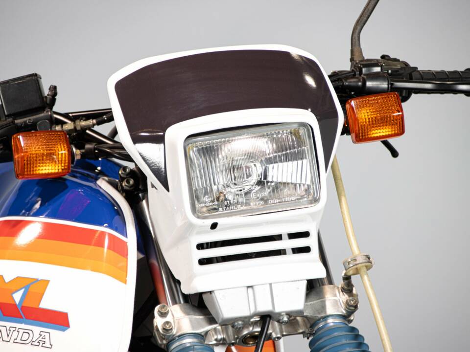 Image 26/50 of Honda DUMMY (1986)