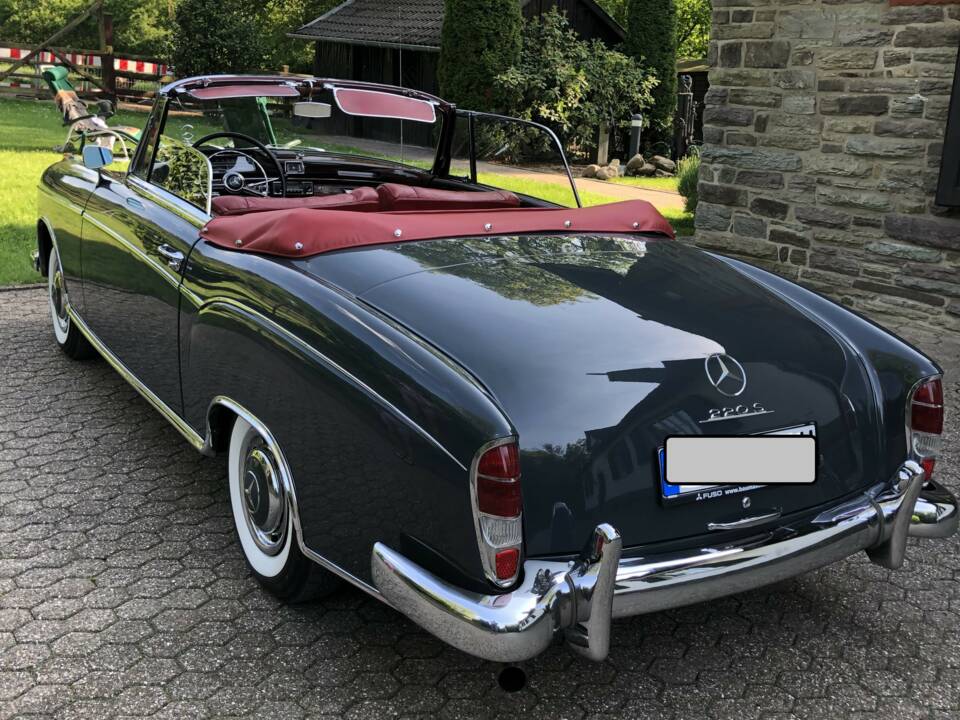 Bild 43/73 von Mercedes-Benz 220 S Cabriolet (1957)