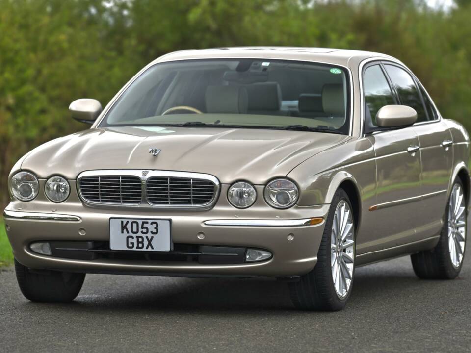 Afbeelding 2/50 van Jaguar XJ 8 4.2 (2003)