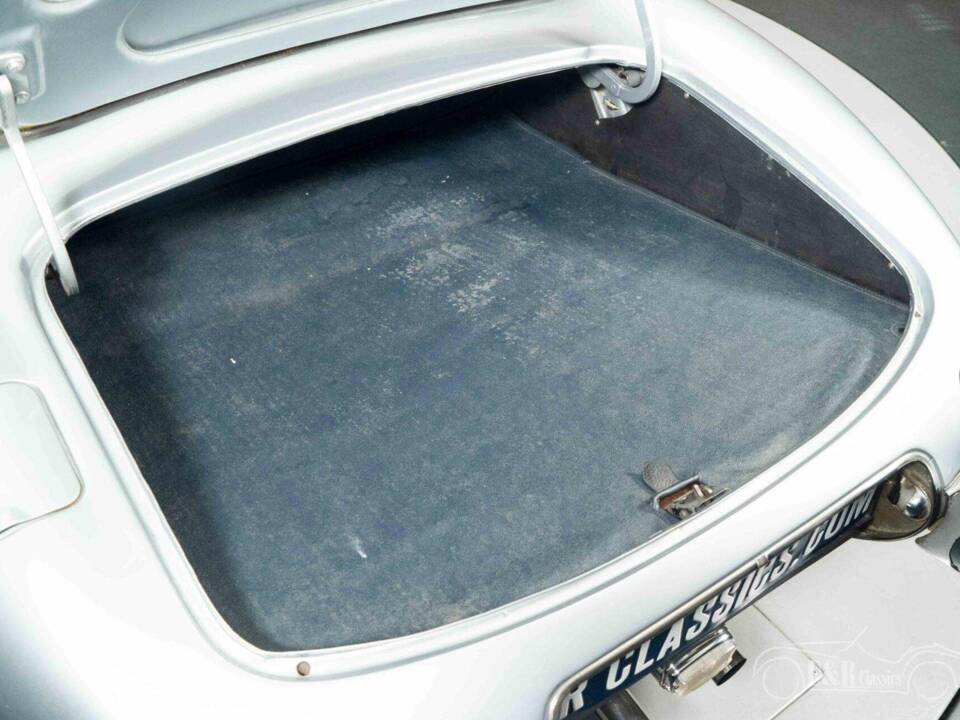 Image 19/19 of Jaguar E-Type 3.8 (1961)
