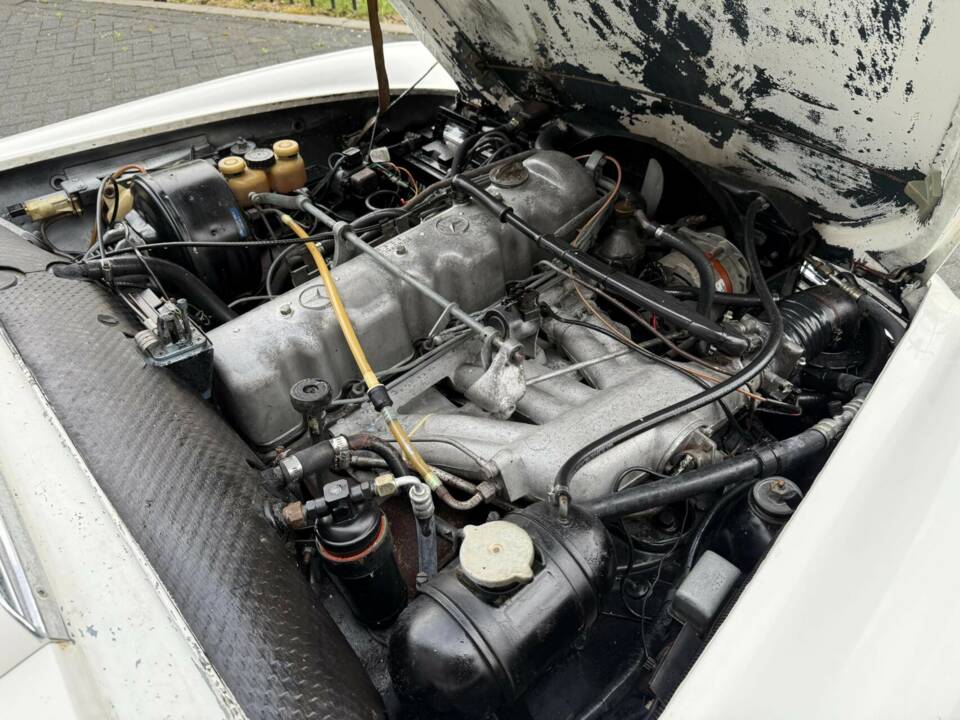 Image 45/50 of Mercedes-Benz 280 SL (1969)