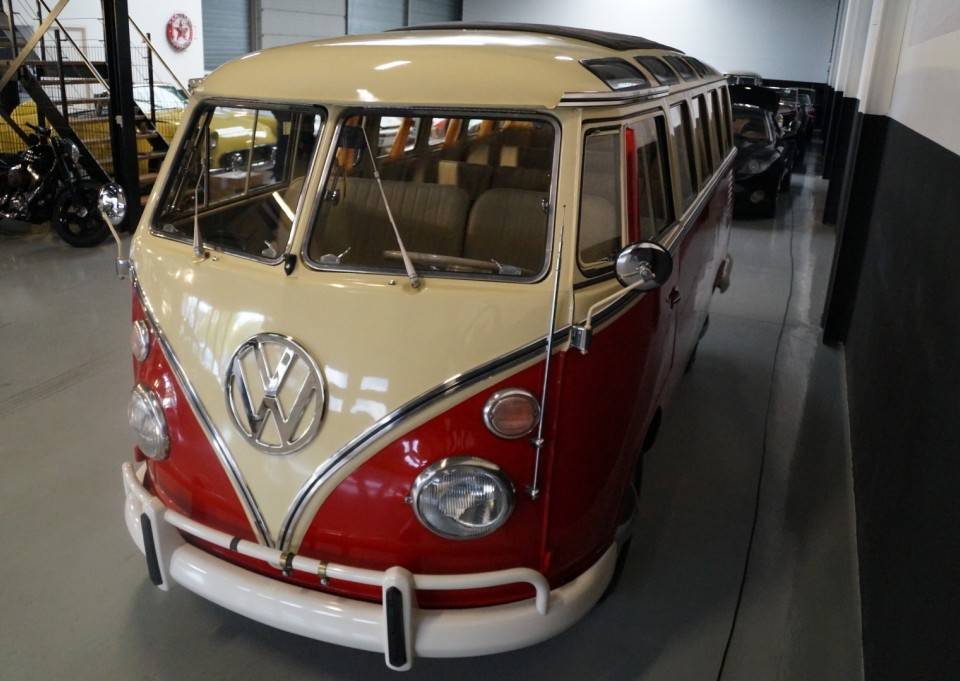 Image 24/94 of Volkswagen T1 Brasil &quot;Samba&quot; (1974)