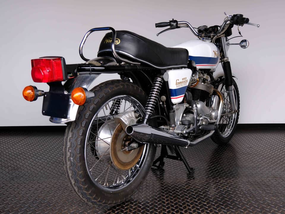 Image 74/83 of Norton 850 MKIII Roadster (1975)