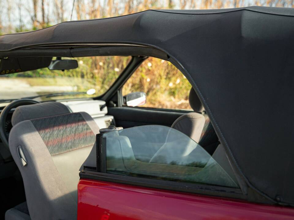 Immagine 17/50 di Rover 100 Cabriolet (1994)