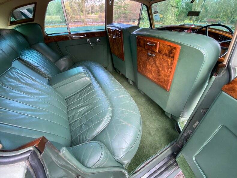 Image 34/50 of Bentley S 2 (1959)