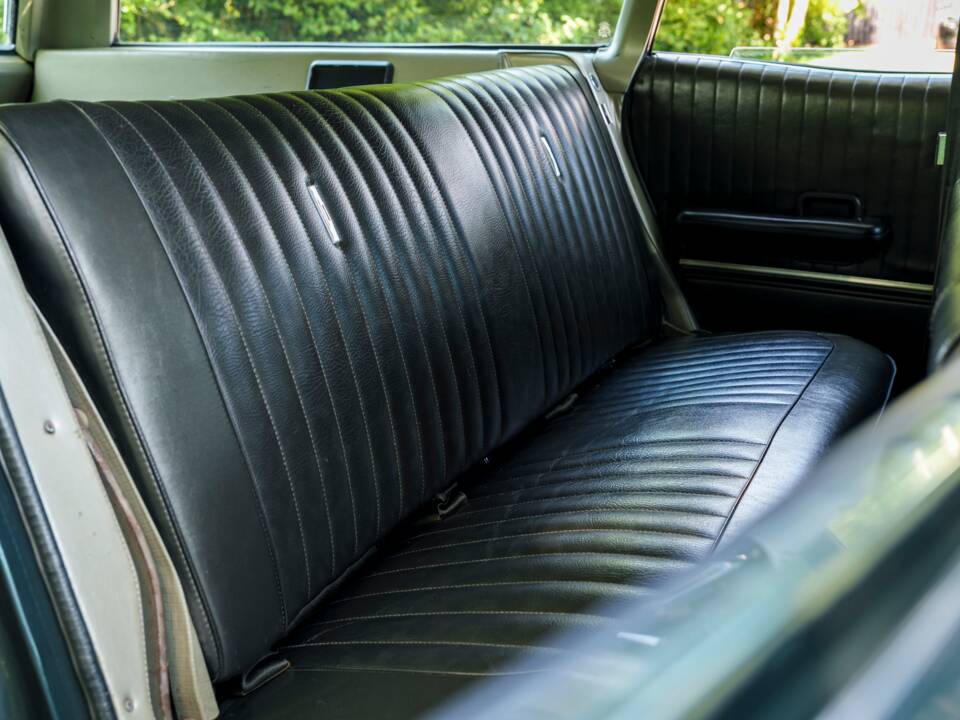 Image 25/28 of Ford LTD Country Squire (1968)
