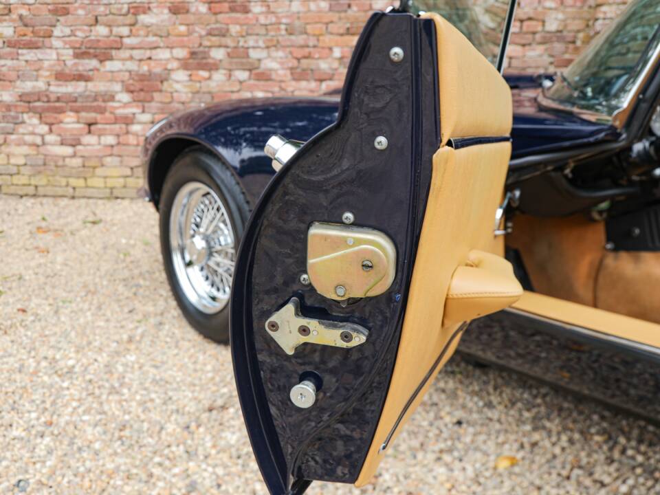 Obraz 39/50 pojazdu Jaguar E-Type V12 (1973)