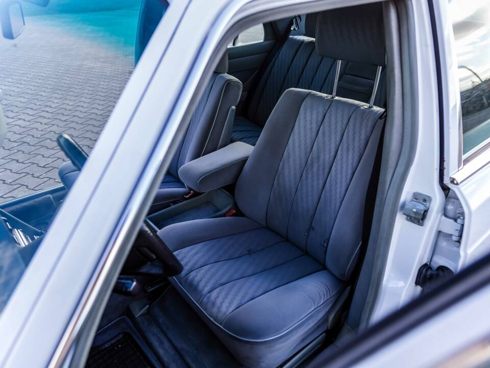 Image 21/175 of Mercedes-Benz 420 SE (1986)