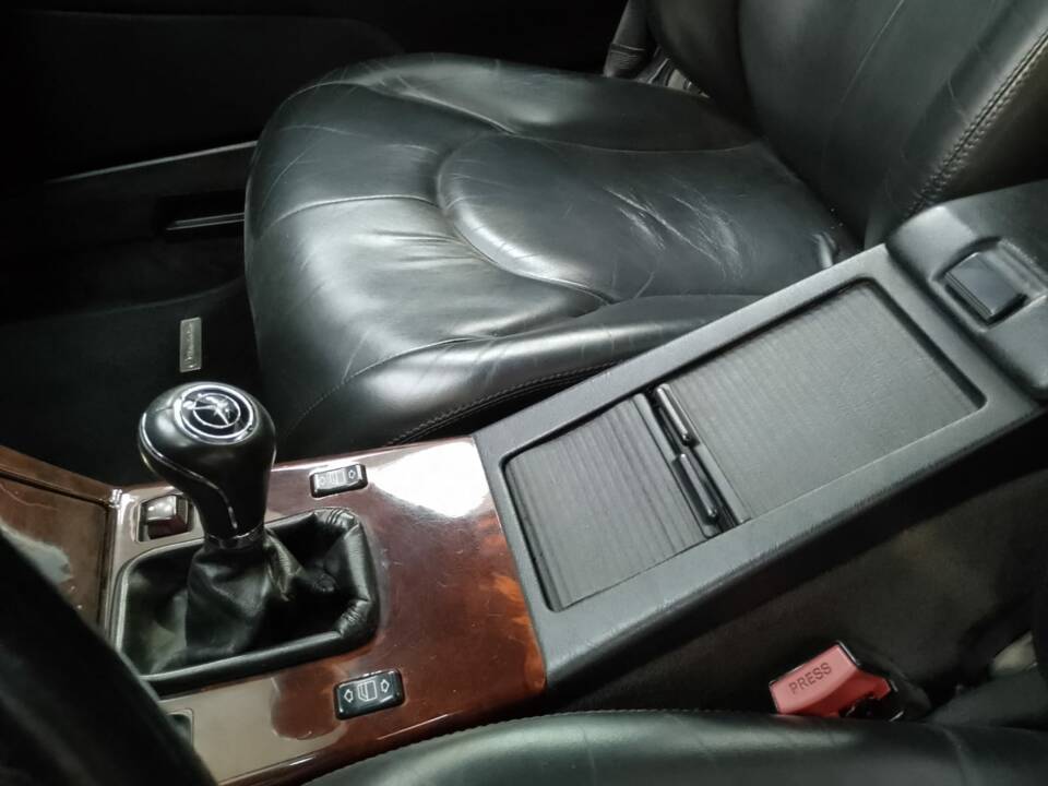 Imagen 19/46 de Mercedes-Benz SL 280 (1999)