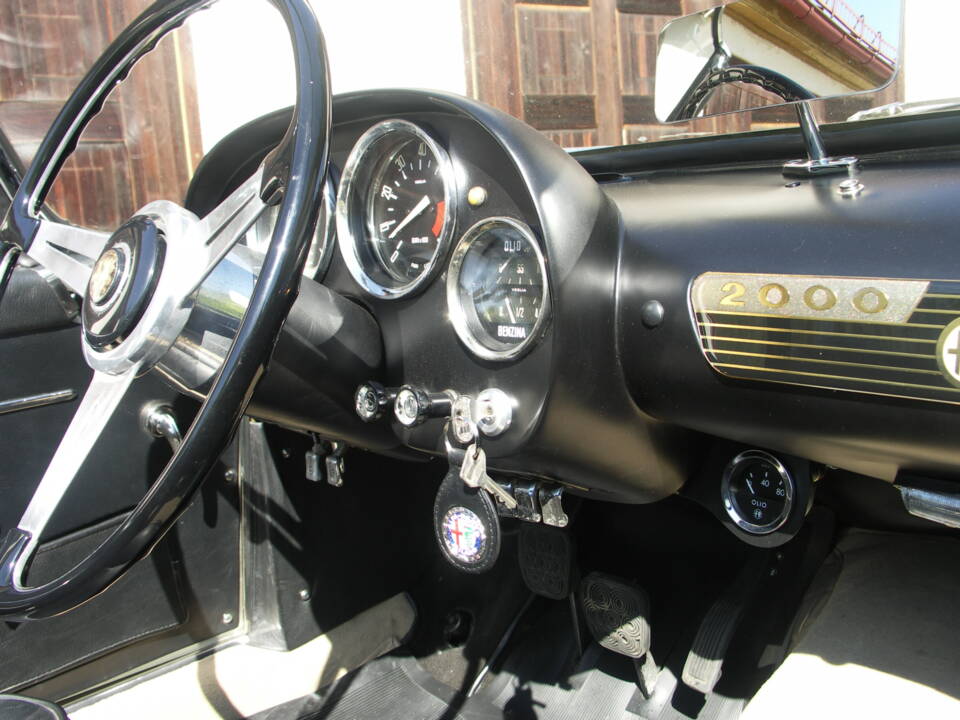Image 22/40 of Alfa Romeo 2000 Spider (1959)