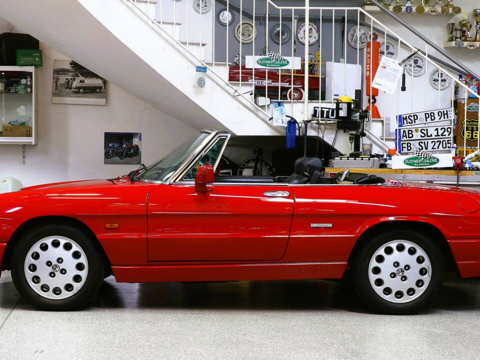 Bild 3/25 von Alfa Romeo 2.0 Spider (1993)