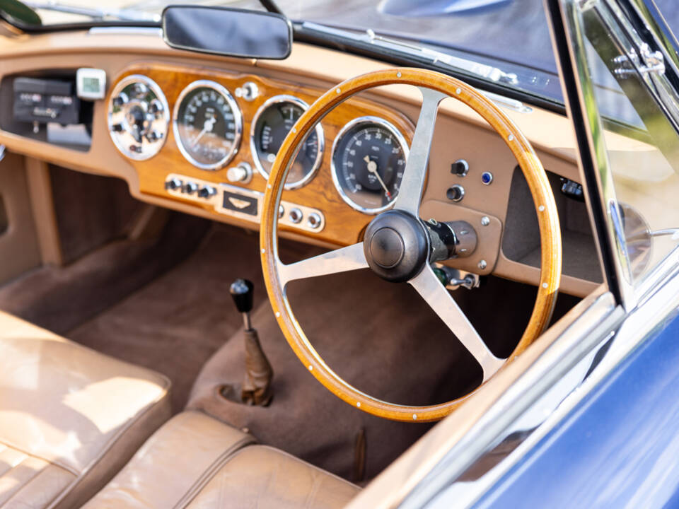 Image 16/50 of Aston Martin DB 2&#x2F;4 Mk I Vantage Convertible (1953)
