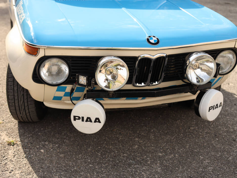 Image 14/80 de BMW 2002 (1975)