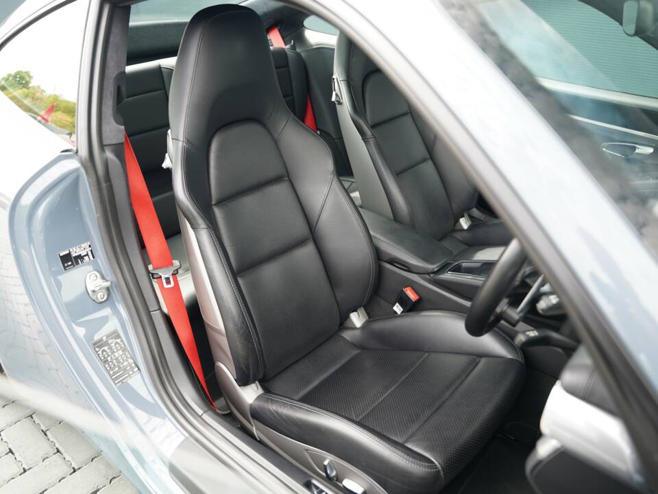 Image 13/50 of Porsche 911 Carrera (2016)