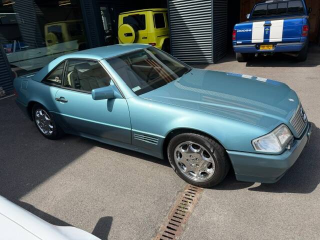 Image 2/17 of Mercedes-Benz 300 SL-24 (1992)
