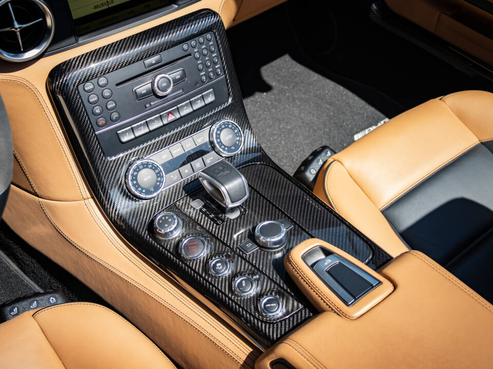 Afbeelding 25/50 van Mercedes-Benz SLS AMG Roadster (2013)