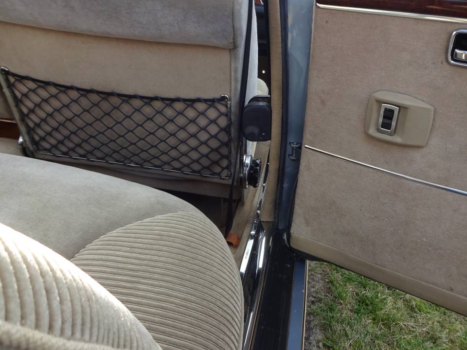 Image 28/49 of Mercedes-Benz 300 SEL (1968)