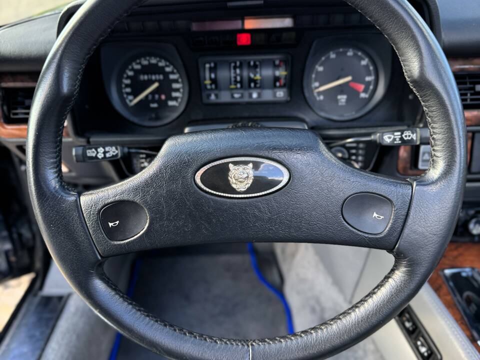 Imagen 22/30 de Jaguar XJ-S Convertible (1989)