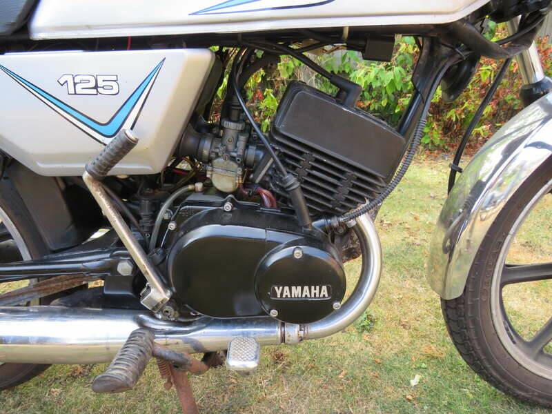 Image 3/36 of Yamaha RD 125 DX (1981)