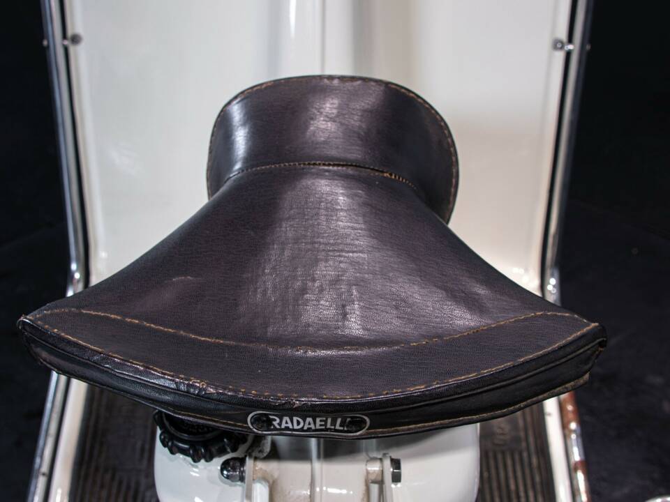 Image 40/50 of Aermacchi DUMMY (1956)